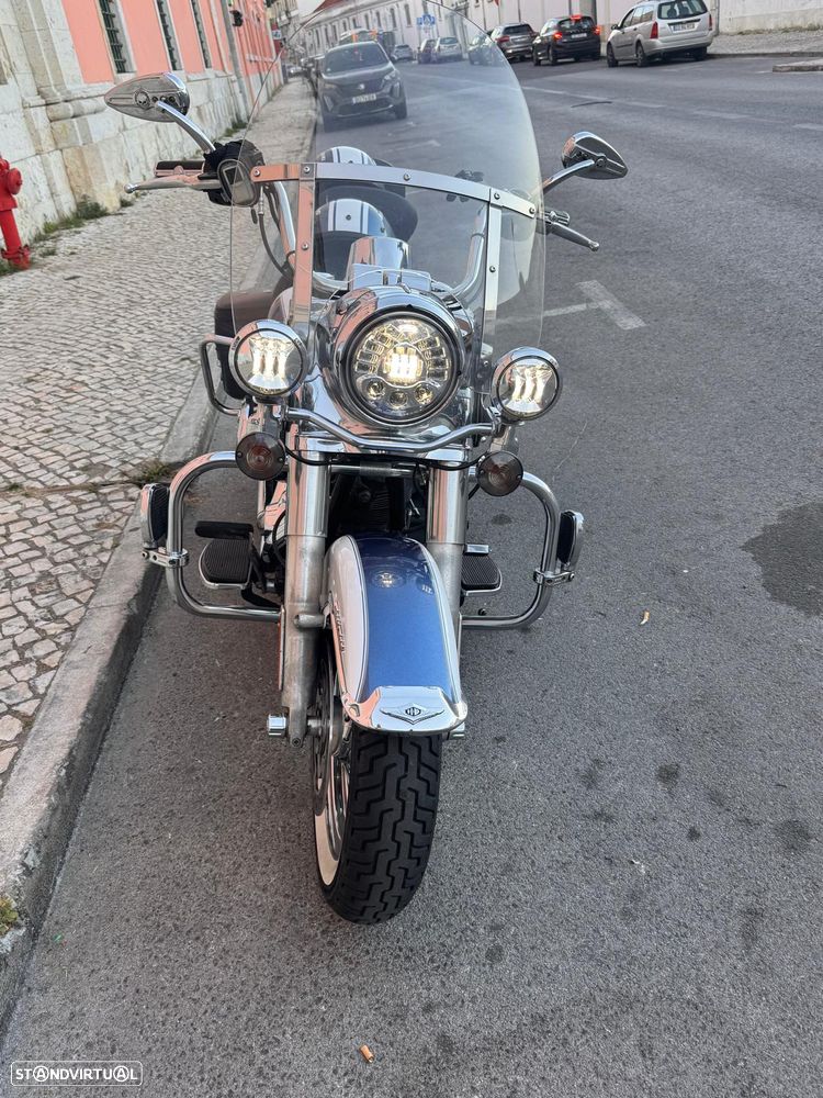 Harley-Davidson FLHRCI Road KING CLASSIC - 3
