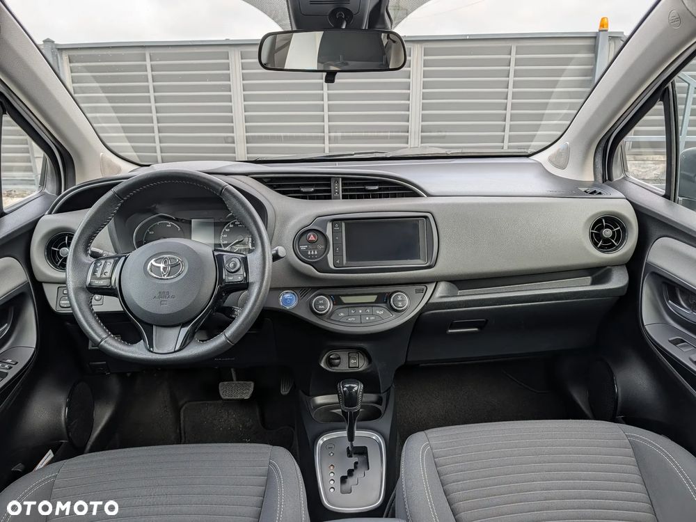 Toyota Yaris Hybrid 100 Premium - 20