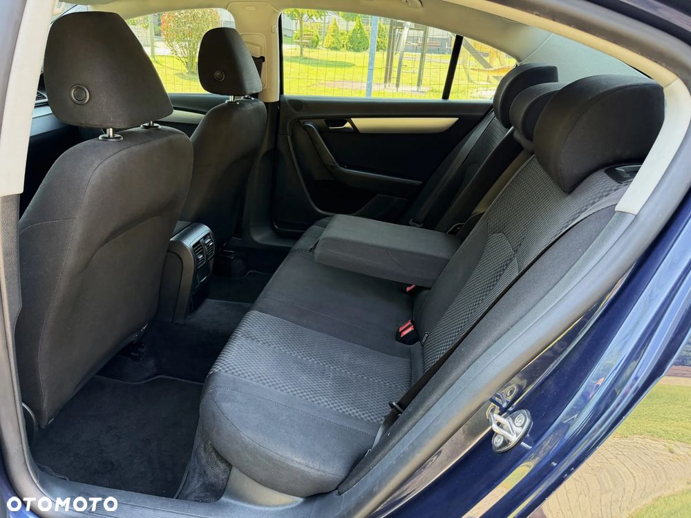 Volkswagen Passat 1.4 TSI BlueMotion Technology Comfortline - 19