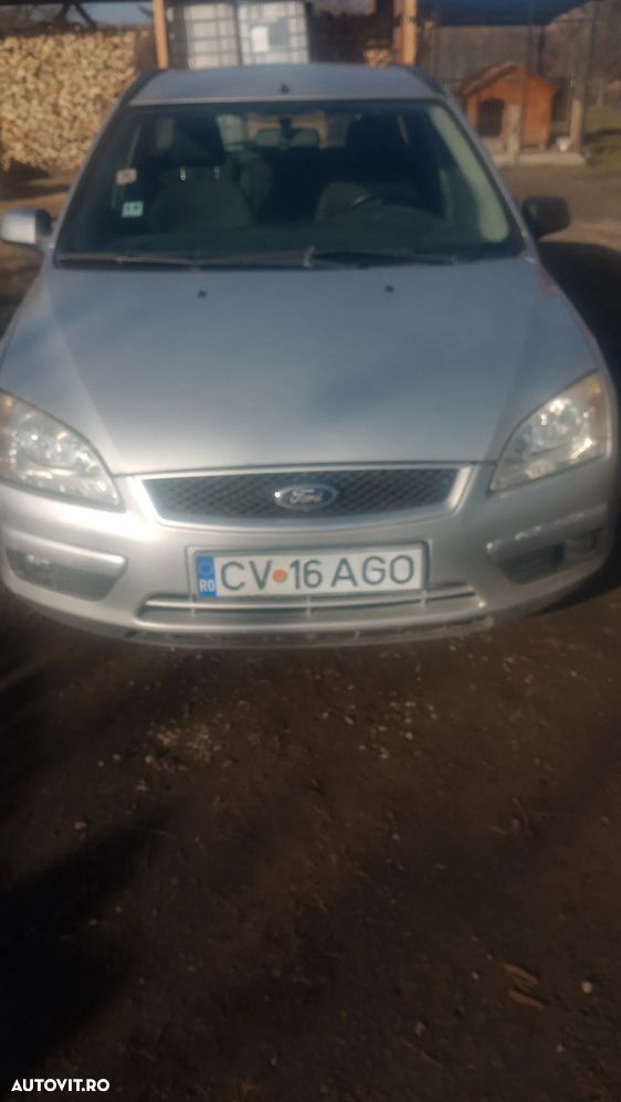 Ford Focus 1.6 TDCi DPF Ambiente - 11