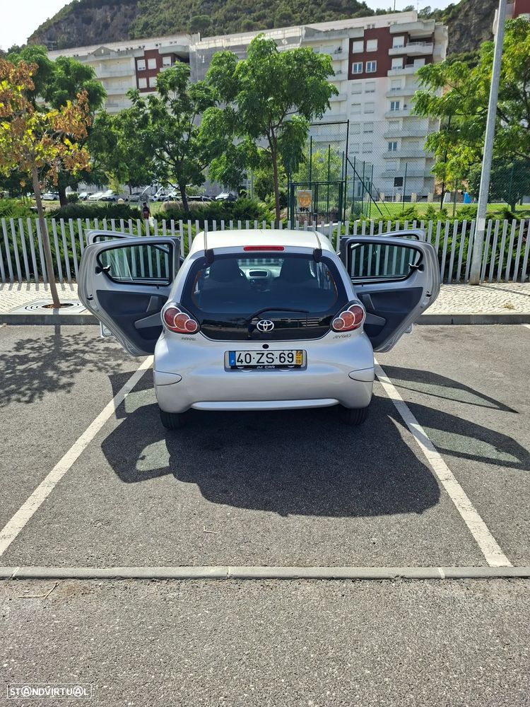 Toyota Aygo Standard - 15