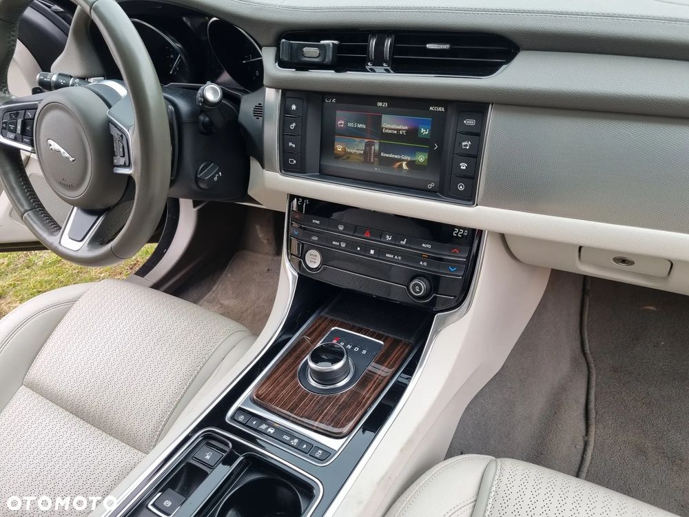 Jaguar XF 2.0 i4D Pure - 19