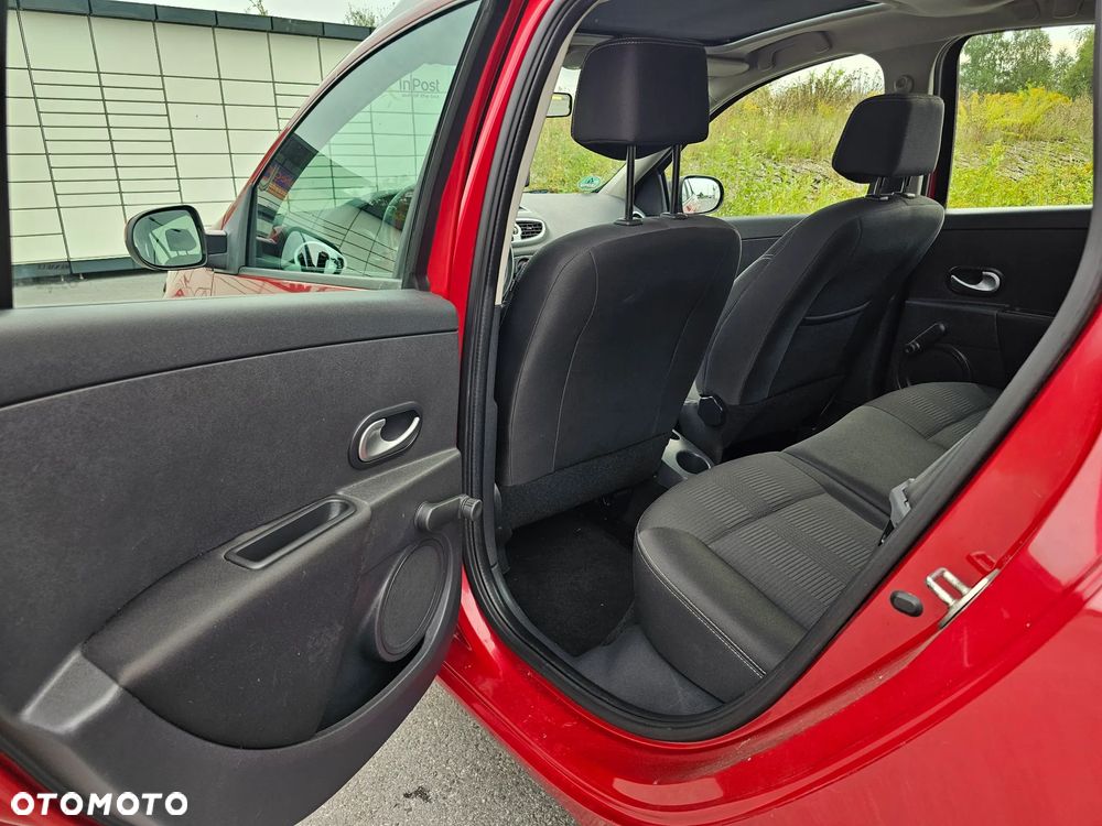 Renault Clio 1.2 16V Grandtour Dynamique - 10