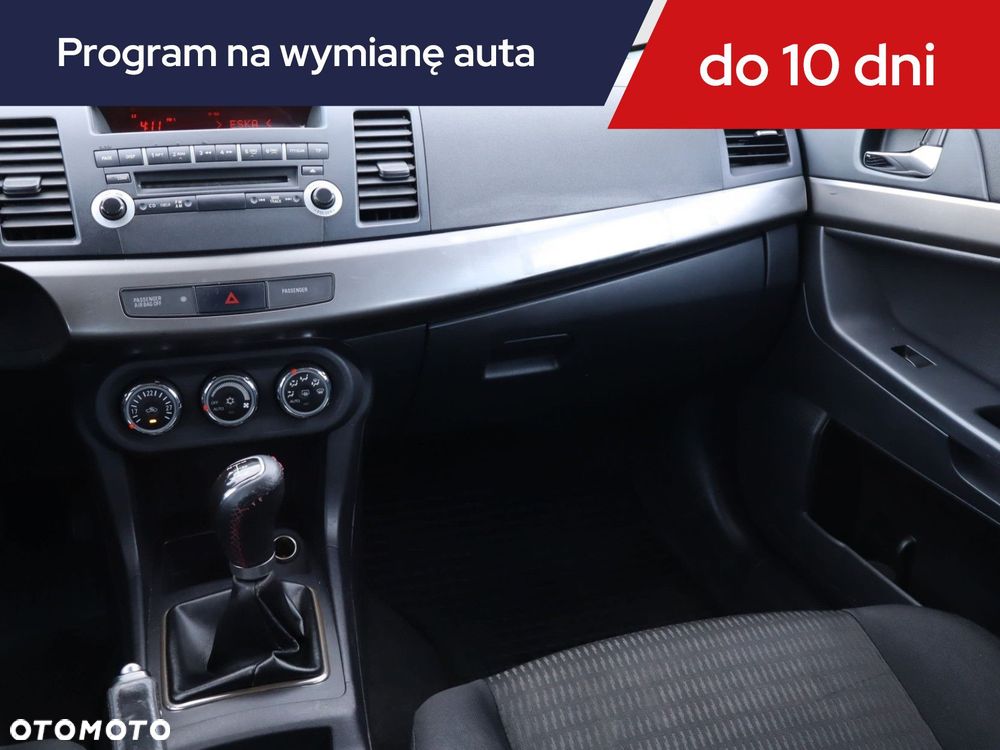 Mitsubishi Lancer - 10