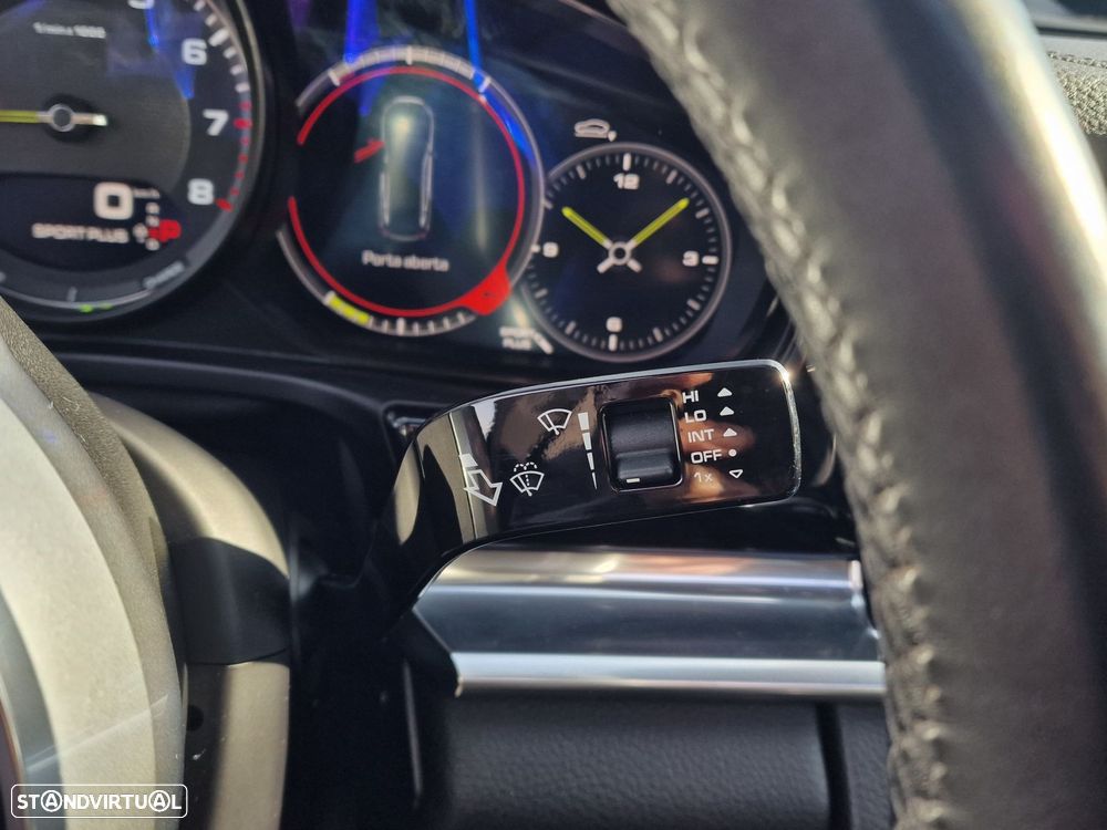 Porsche Panamera 4 E-Hybrid - 27