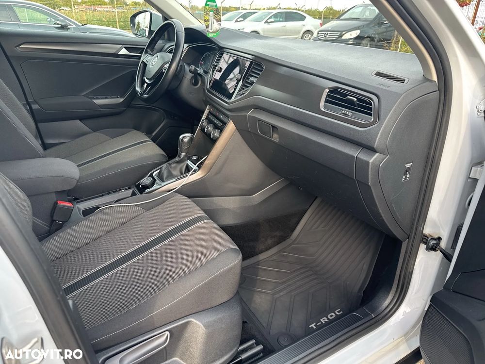 Volkswagen T-Roc - 15