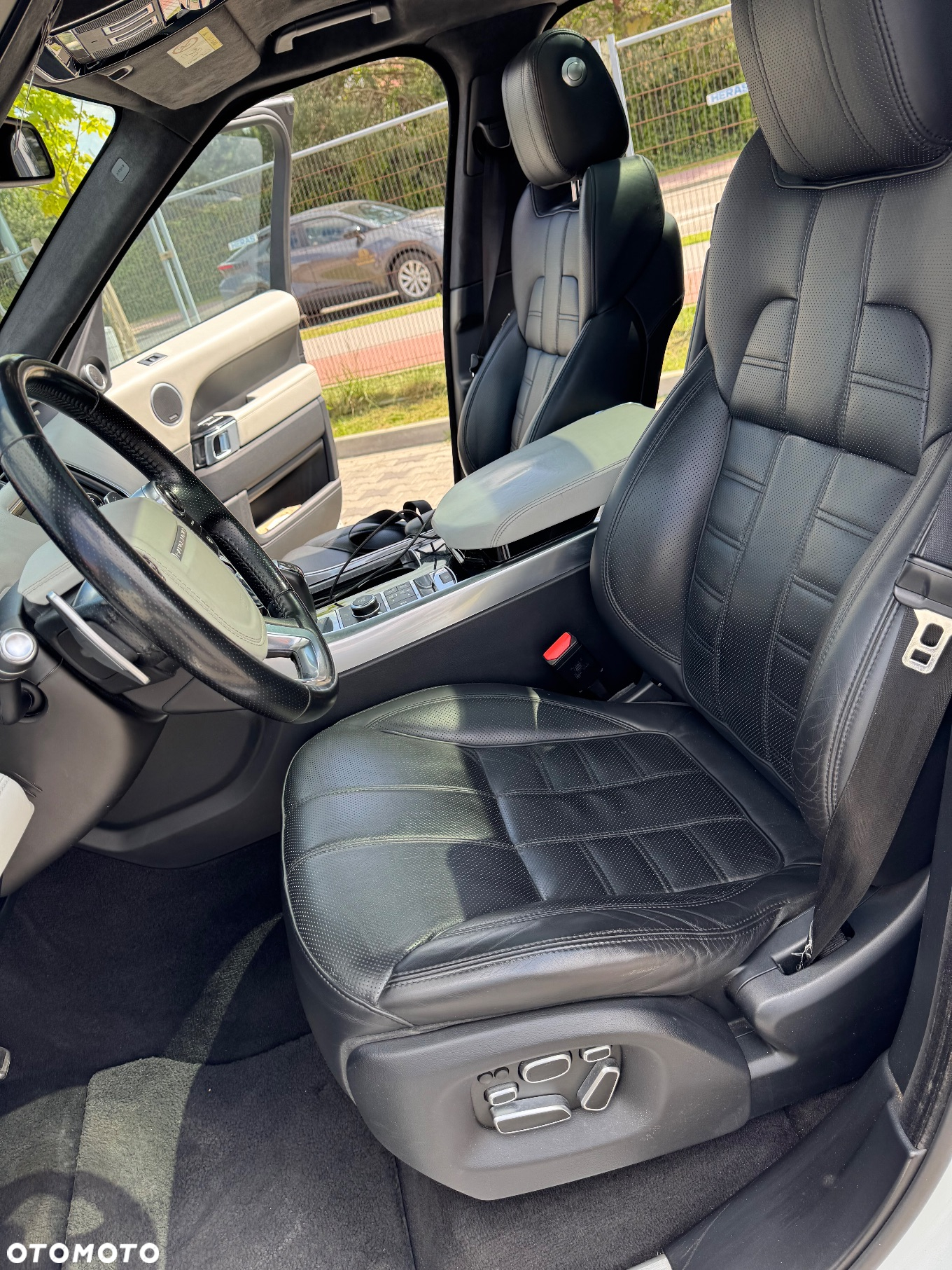 Land Rover Range Rover Sport - 16