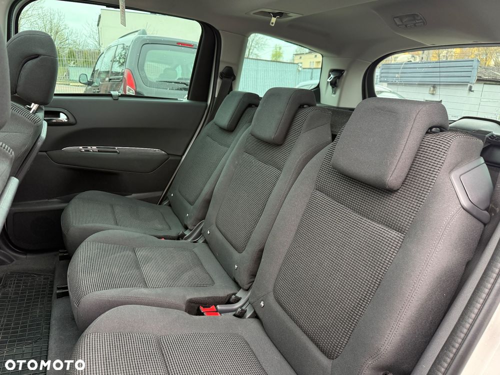 Peugeot 5008 1.6 BlueHDi Style 7os - 29