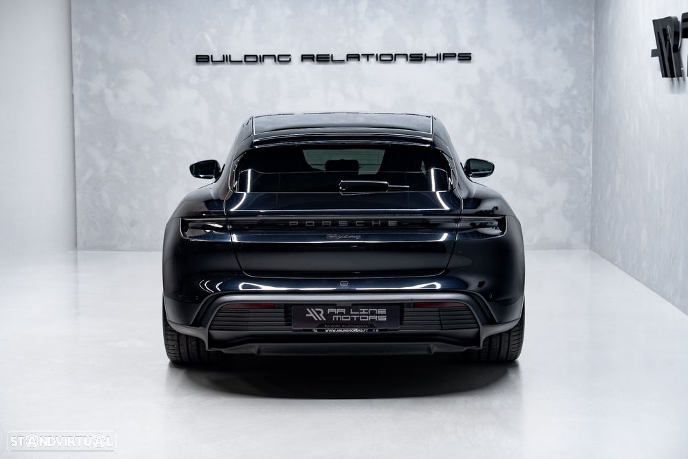 Porsche Taycan Sport Turismo - 11