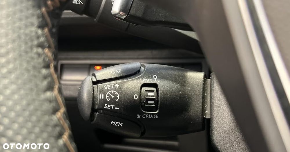 Peugeot 3008 1.6 PureTech HYbrid4 GT S&S EAT8 - 26