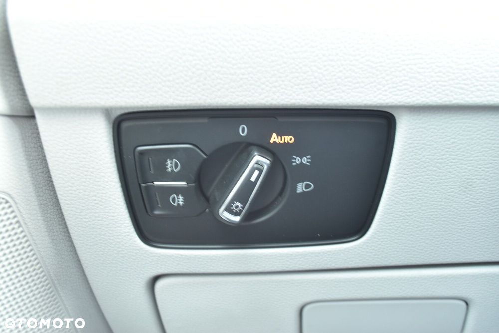 Volkswagen Passat Variant 1.5 TSI EVO Elegance DSG - 25