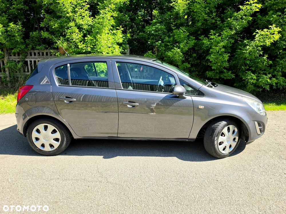 Opel Corsa 1.2 16V Essentia - 2