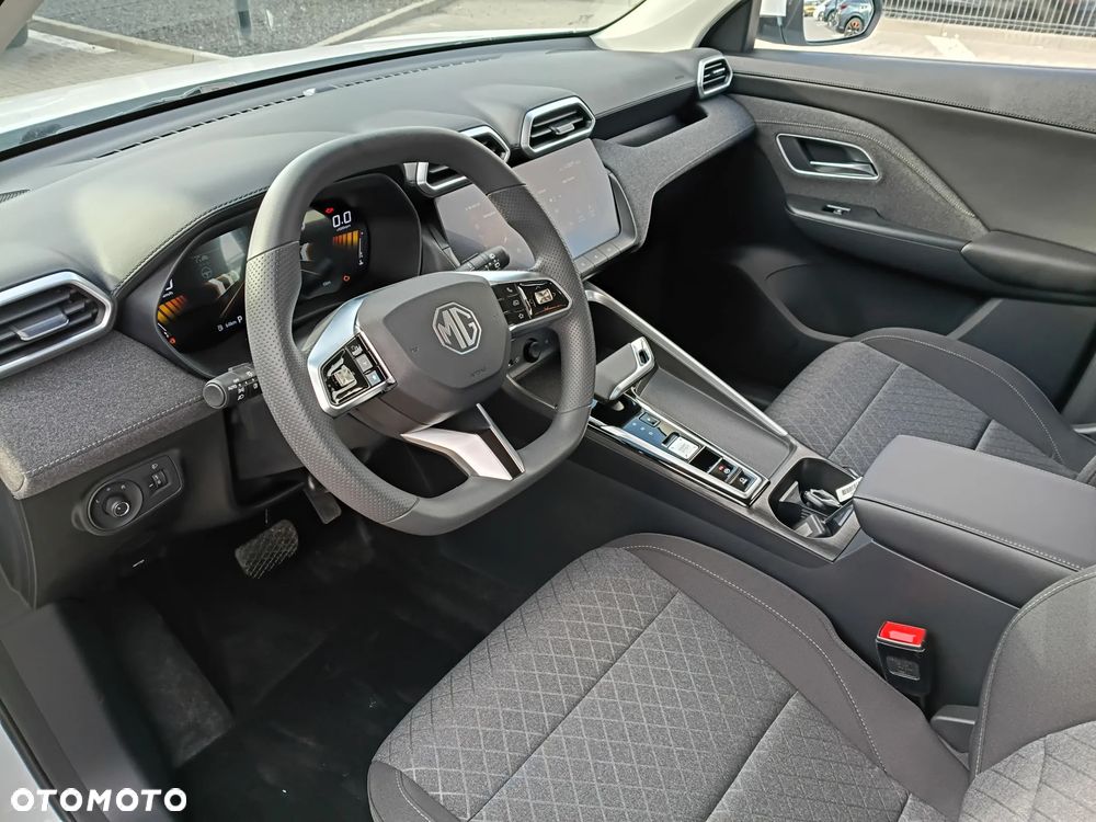 MG ZS Hybrid+ Standard - 10