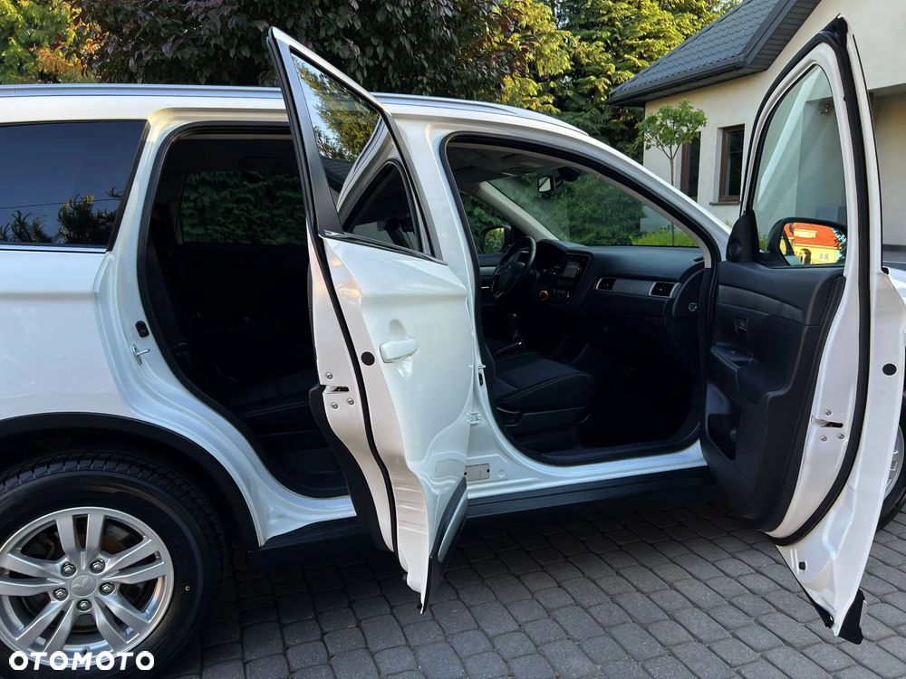 Mitsubishi Outlander 2.0 2WD SUV-Star - 5