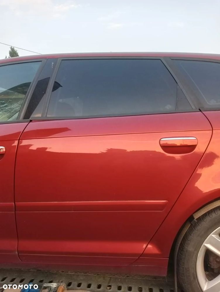 Drzwi lewy tył audi a3 8p lift sportback w kolorze LY3M - 1