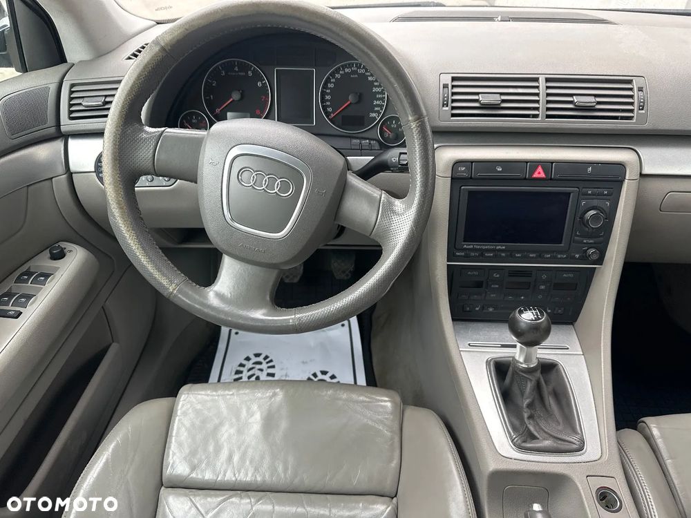 Audi A4 Limousine - 18