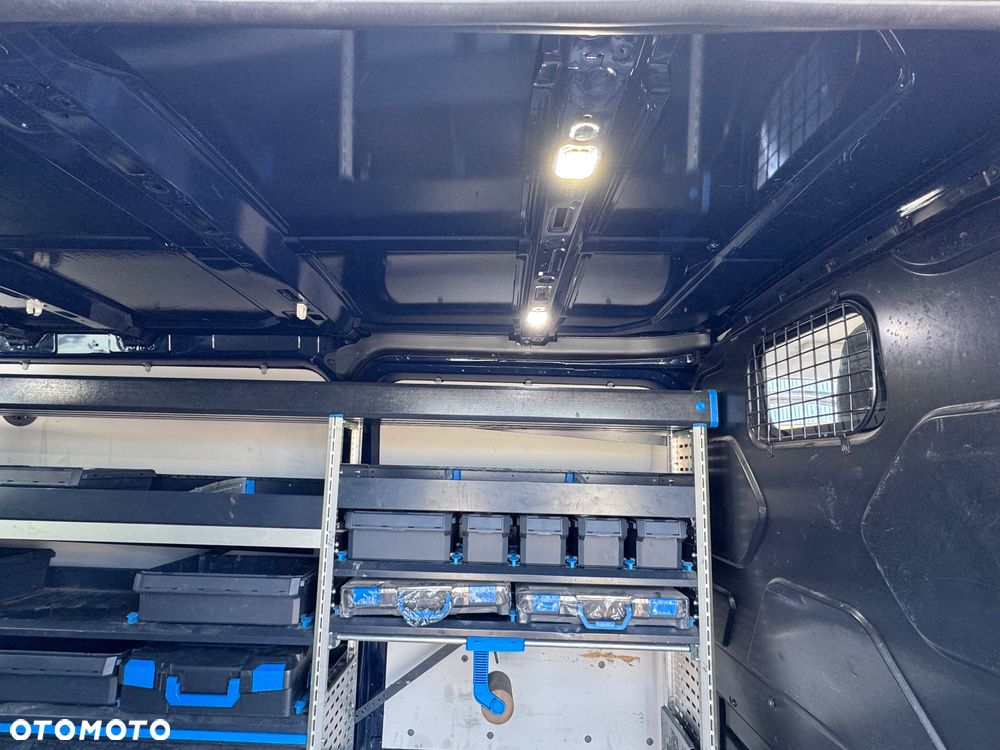 Ford TRANSIT CUSTOM - 23