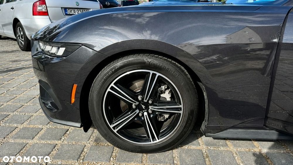 Ford Mustang - 37