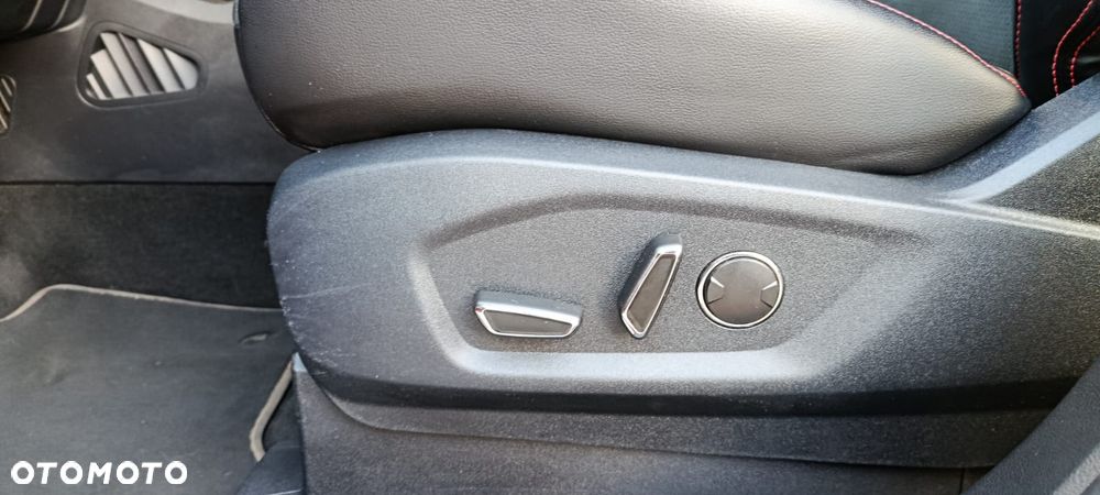 Ford S-Max - 8