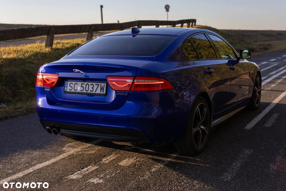 Jaguar XE 2.0 D R-Sport - 2