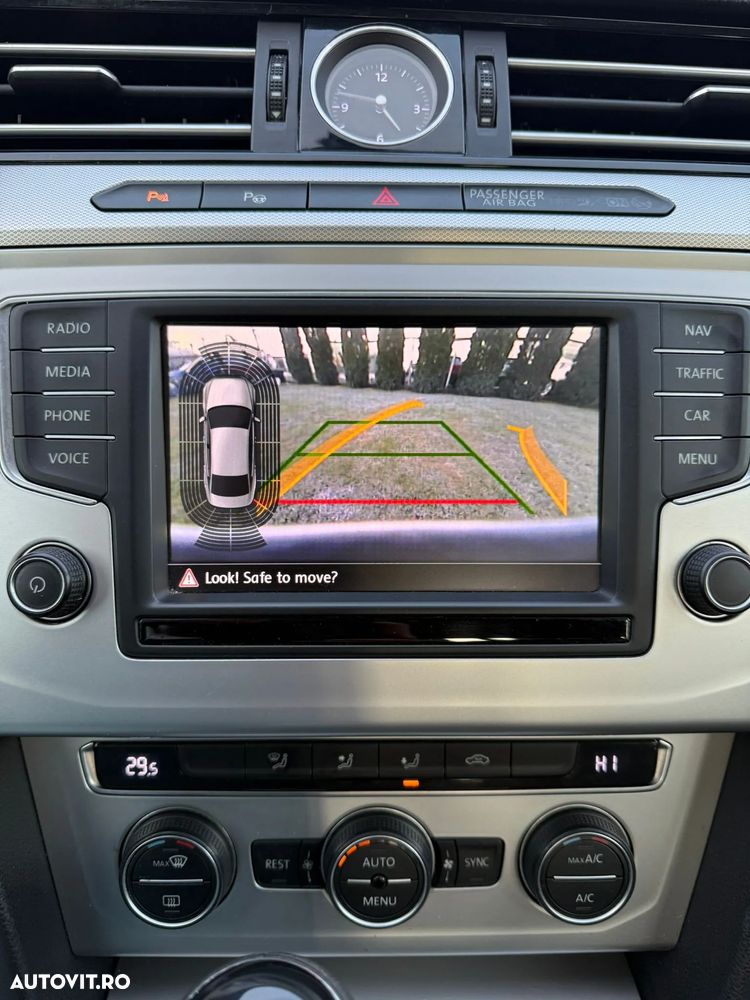 Volkswagen Passat 2.0 TDI (BlueMotion Technology) Comfortline - 13