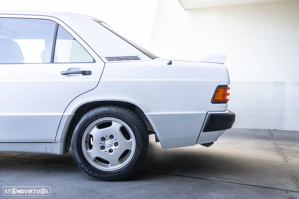 Mercedes-Benz W201 (1982-1993) 190 E 1.8 - 12