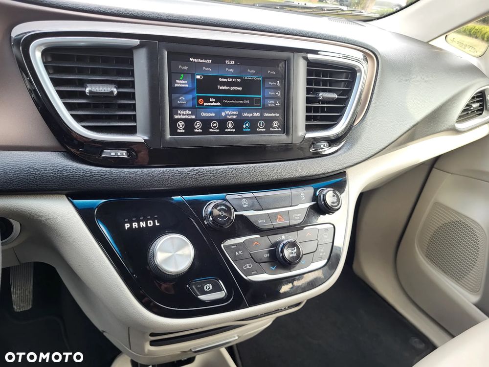 Chrysler Pacifica - 8