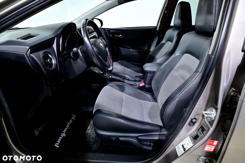 Toyota Auris - 15