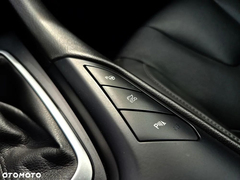 Ford Mondeo 2.0 Hybrid Executive Plus - 22