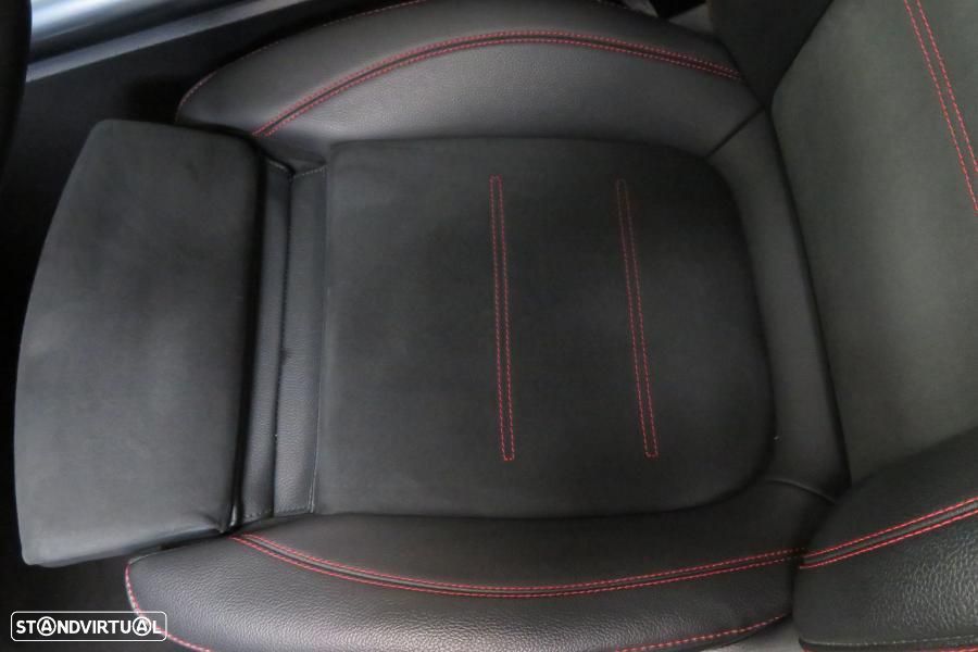 Mercedes-Benz GLA 180 d AMG Line - 8