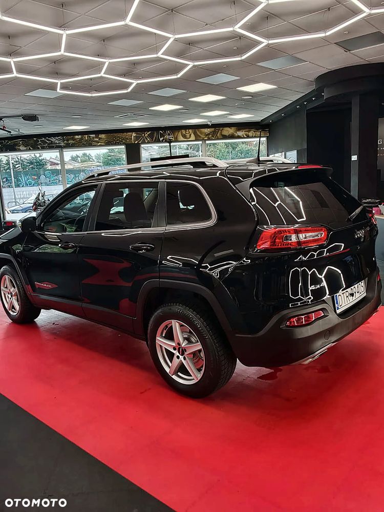 Jeep Cherokee - 5