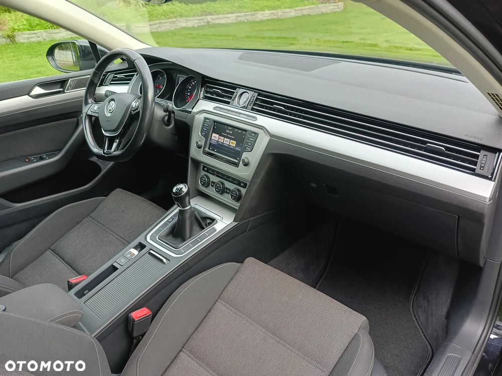 Volkswagen Passat 2.0 TDI BMT Comfortline - 13