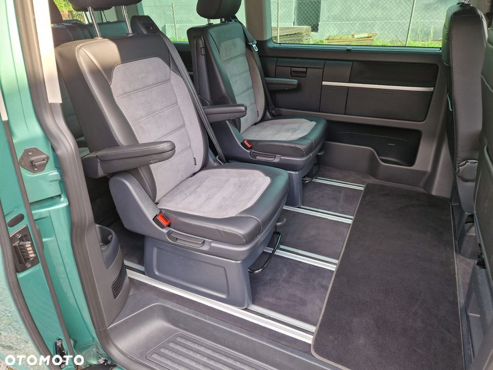 Volkswagen Multivan - 13