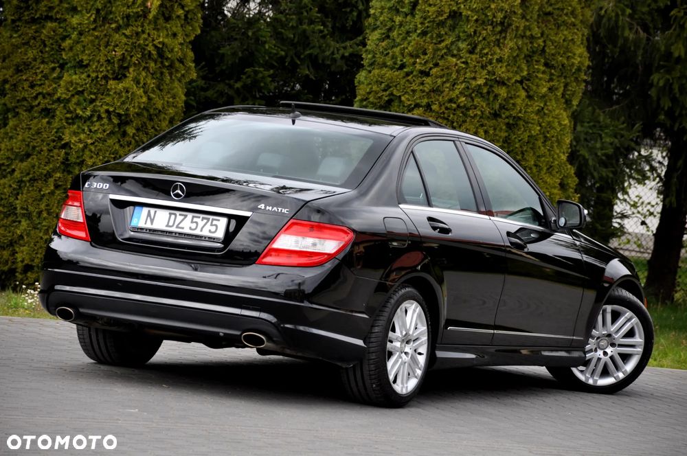 Mercedes-Benz Klasa C 300 7G-TRONIC SPORT EDITION - 17