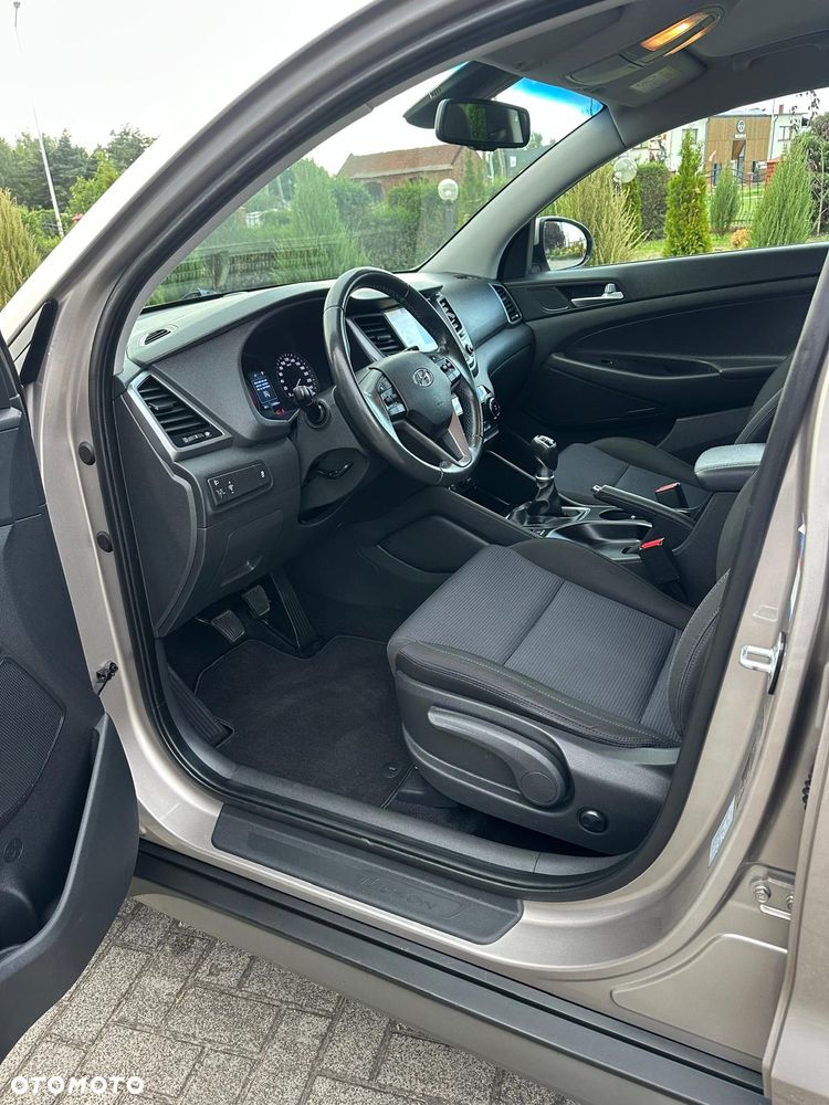 Hyundai Tucson 1.6 GDI BlueDrive Design 2WD - 18