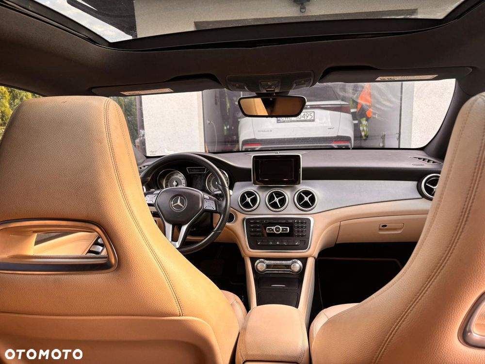 Mercedes-Benz CLA 250 4Matic 7G-DCT Sport - 14