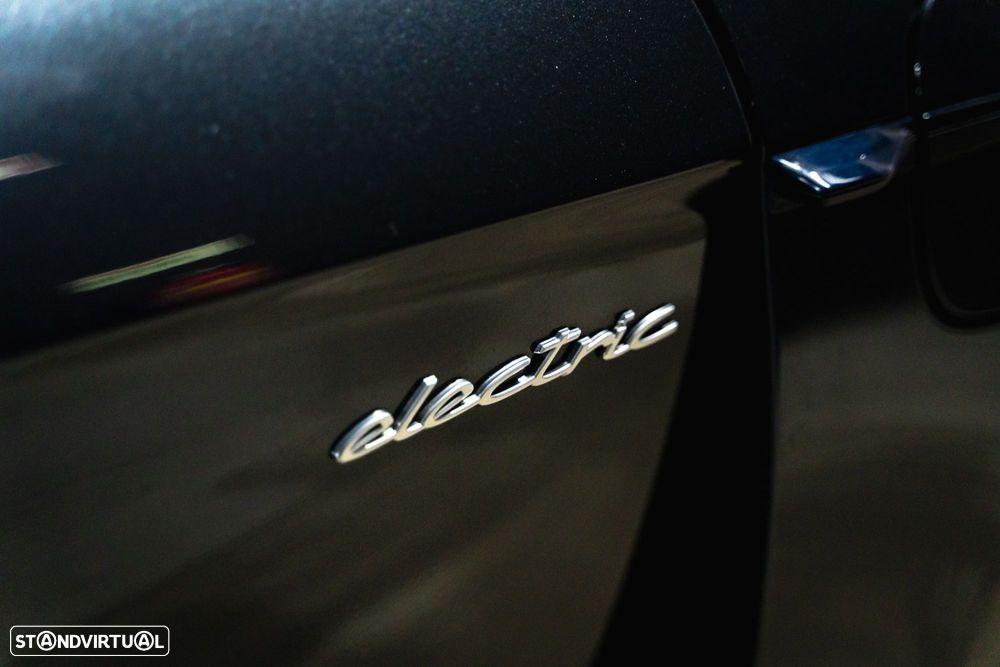 Porsche Taycan 4S - 23