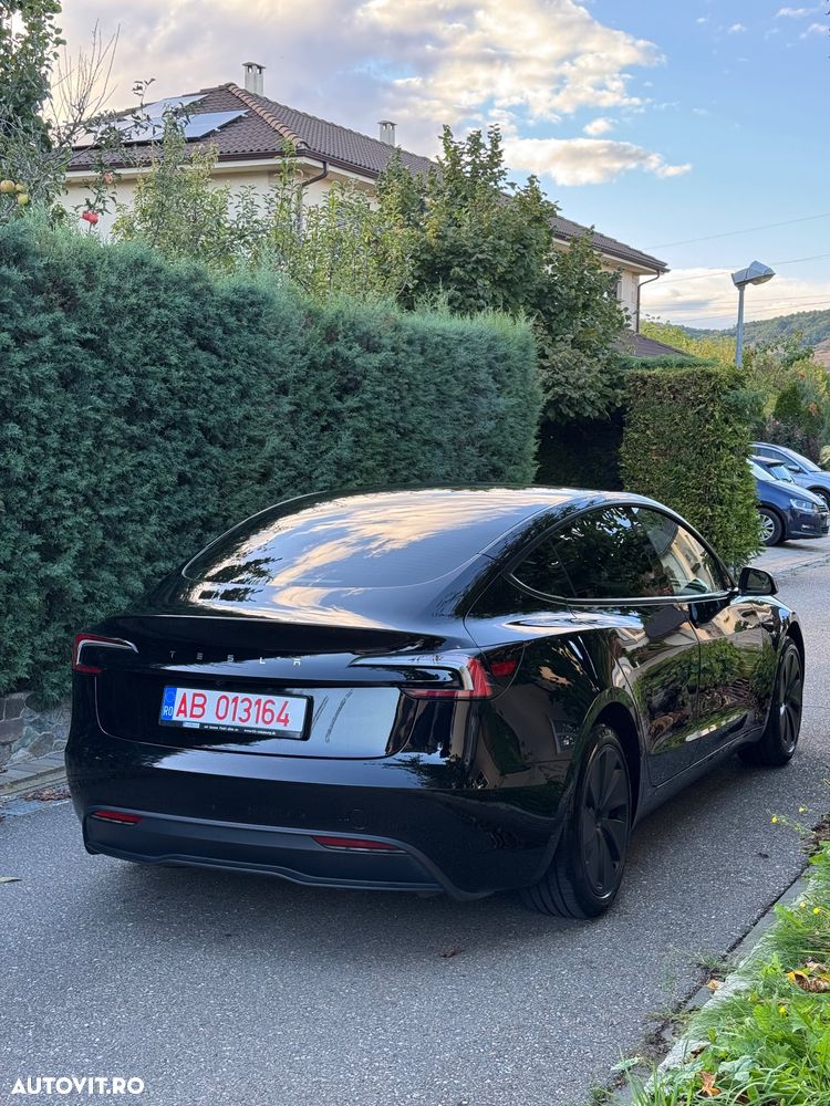 Tesla Model 3 - 6