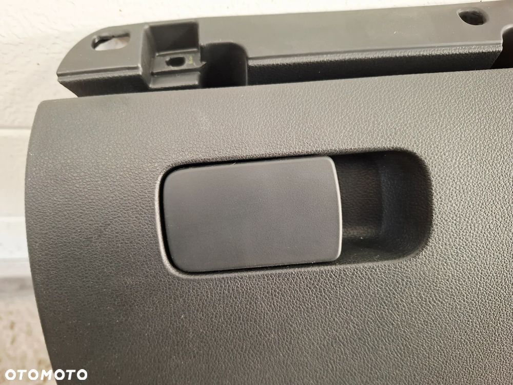 Schowek Pasażera 5C7857097AB 5C7857097 VW Jetta 5C A6 Europa - 2