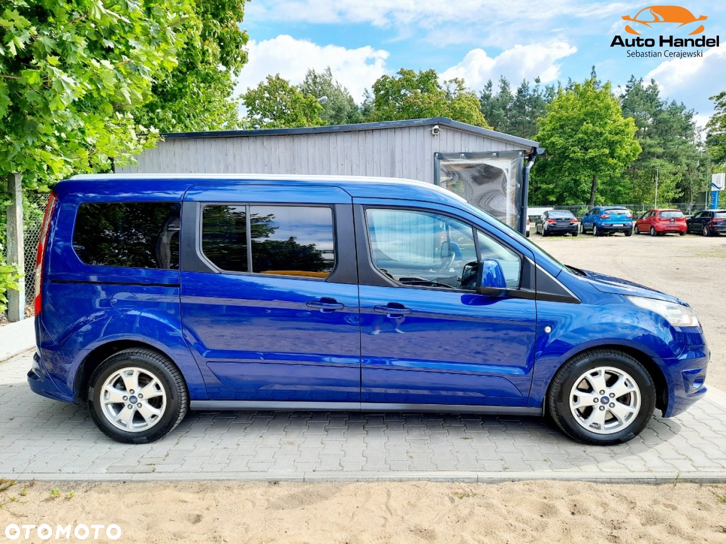 Ford Tourneo Connect Grand - 11