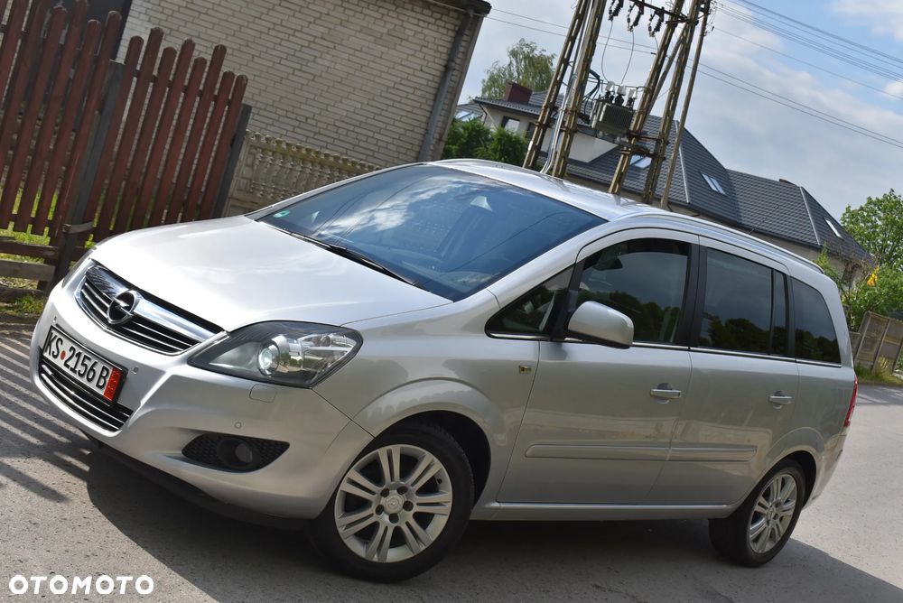 Opel Zafira 1.8 Cosmo - 1