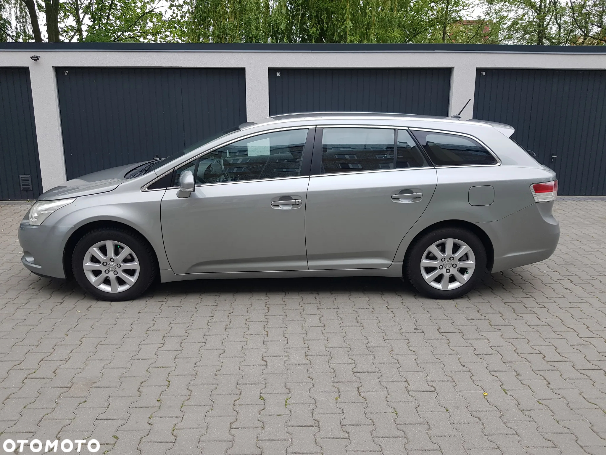 Toyota Avensis 2.0 D-4D Sol+NAVI - 3