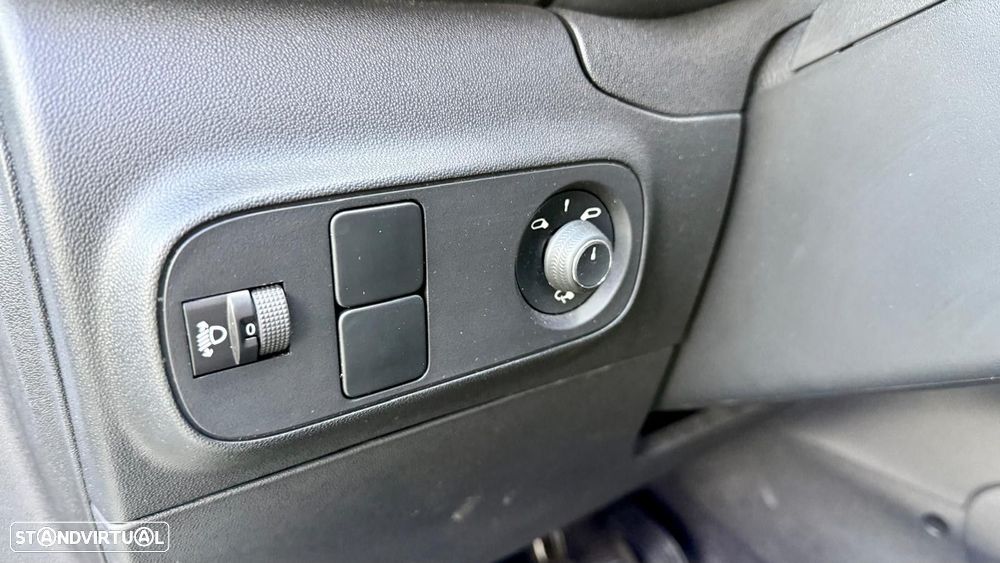 Citroën C3 1.2 PureTech Shine - 17