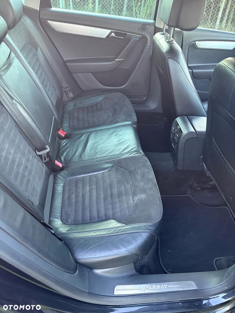 Volkswagen Passat - 11