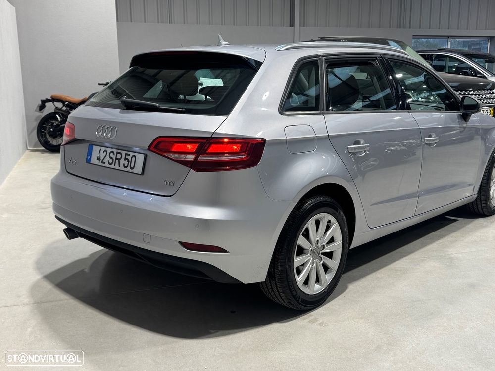 Audi A3 Sportback 1.6 TDI B.Line Attraction - 5