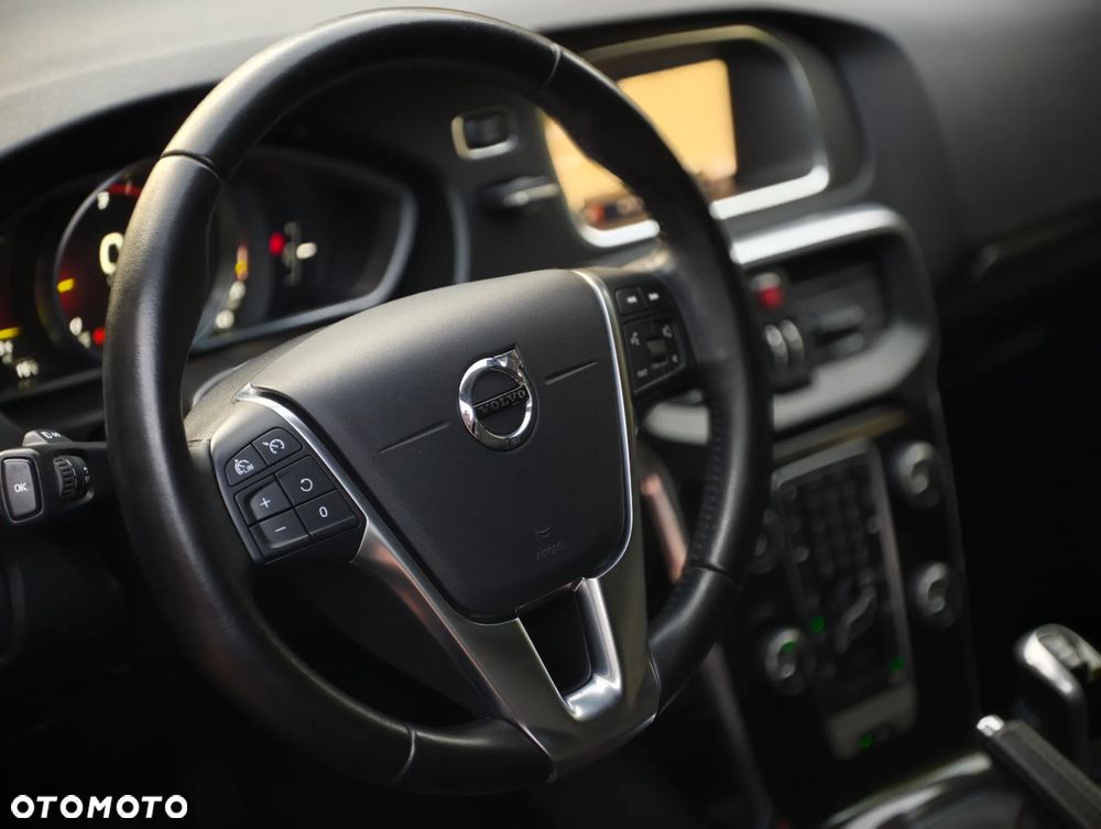 Volvo V40 D2 Momentum - 17