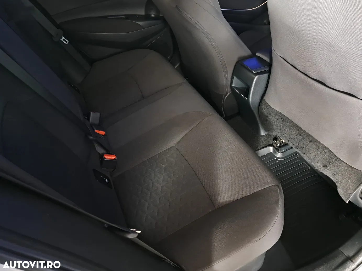 Toyota Corolla - 19