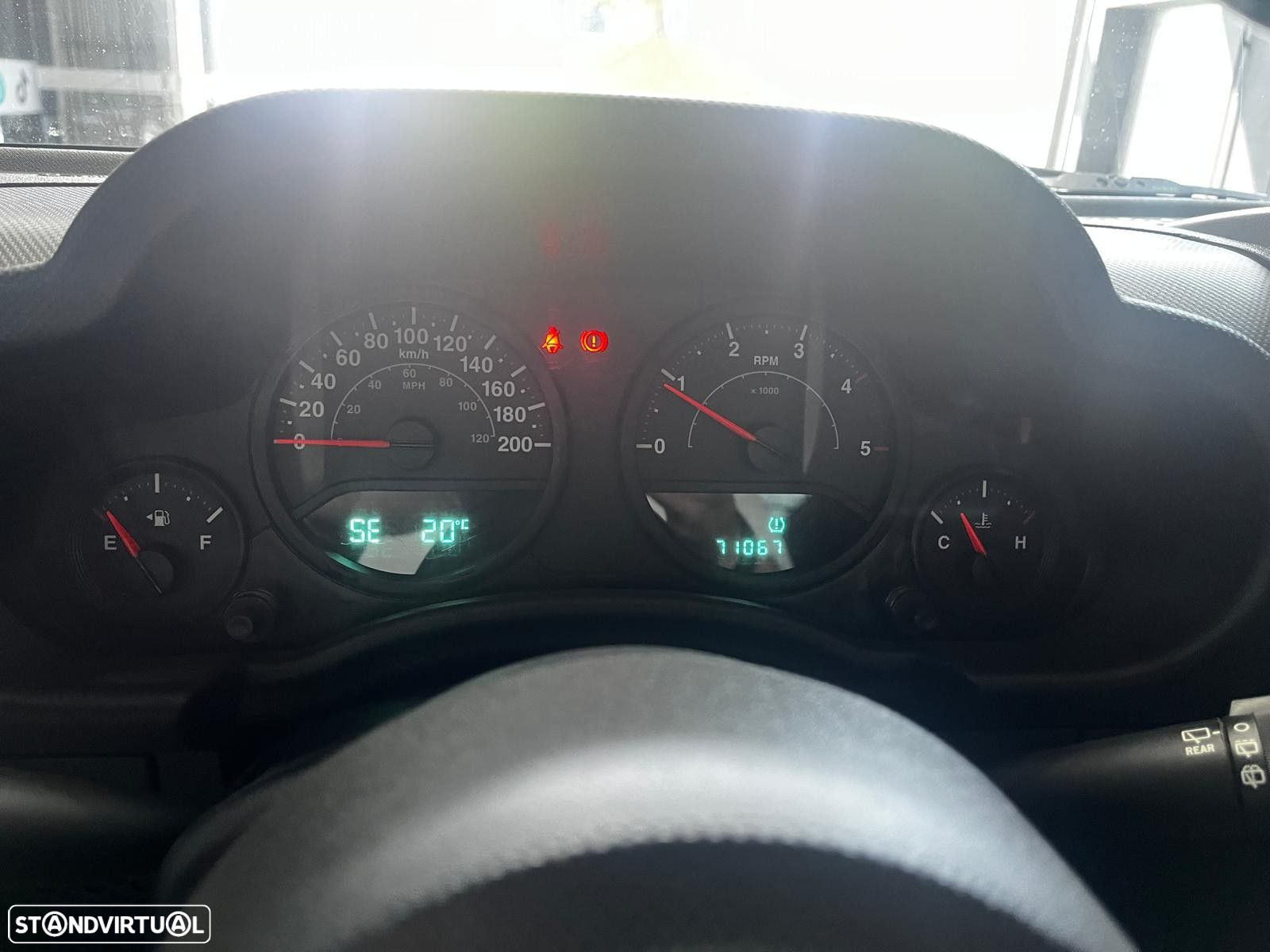 Jeep Wrangler - 10