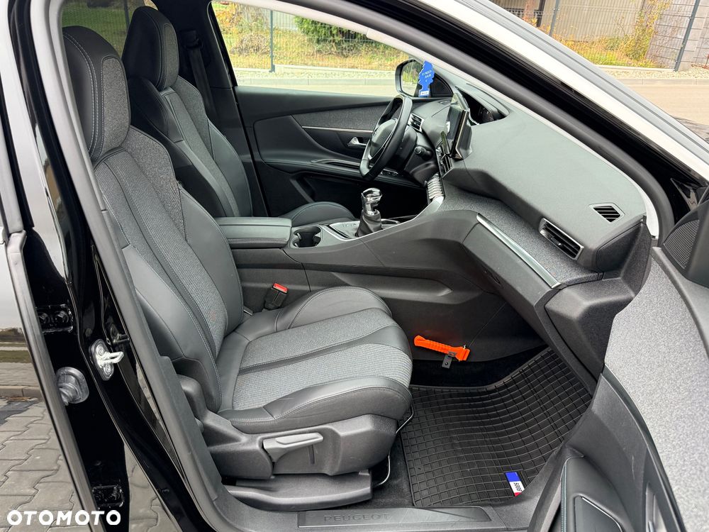 Peugeot 5008 1.5 BlueHDi Allure S&S - 24