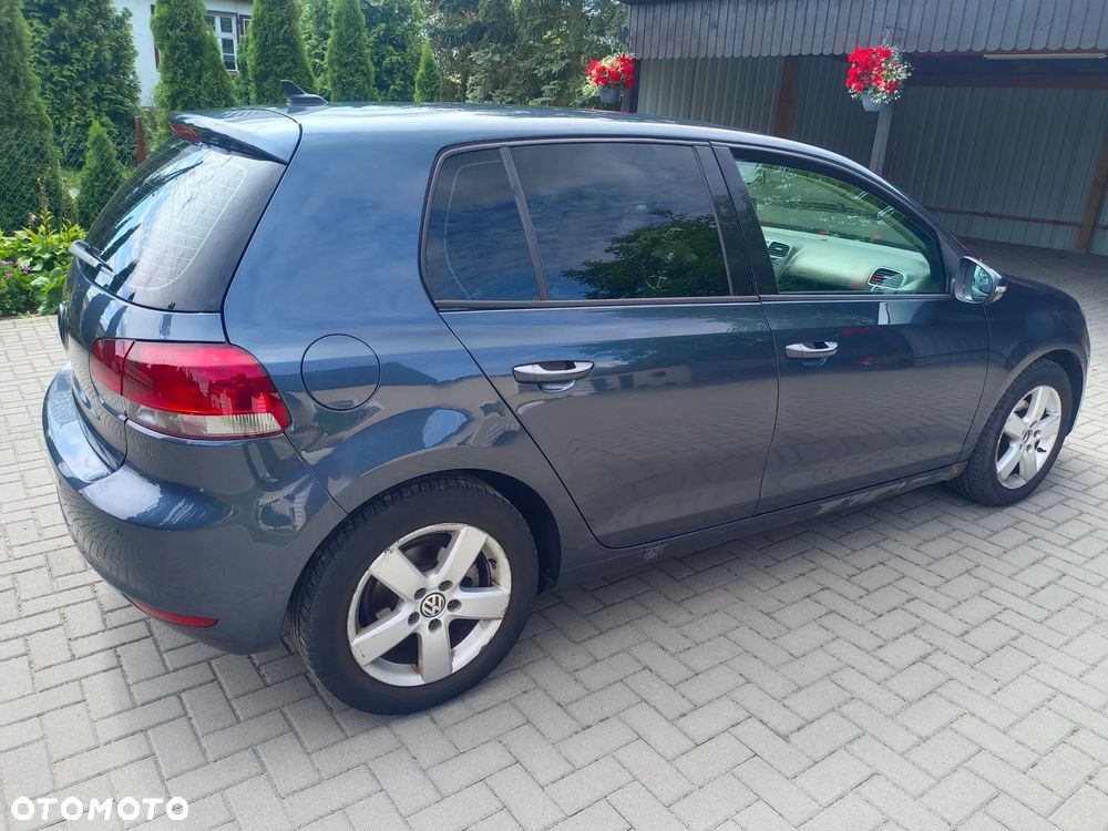 Volkswagen Golf - 6